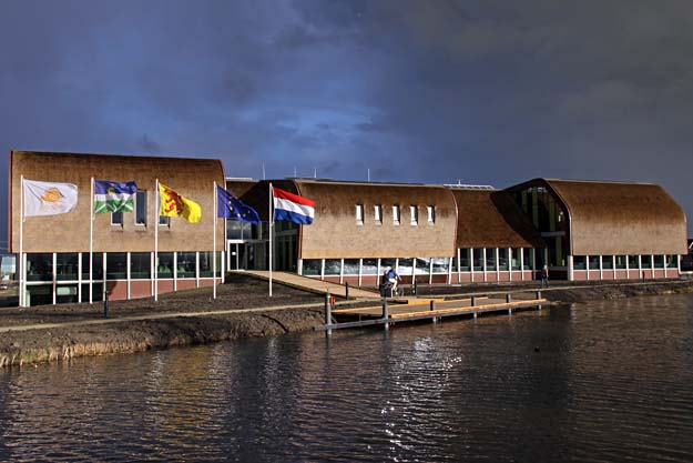 Gemeentehuis Midden-Delfland nu ook 'officieel' open! - 7 februari 2013